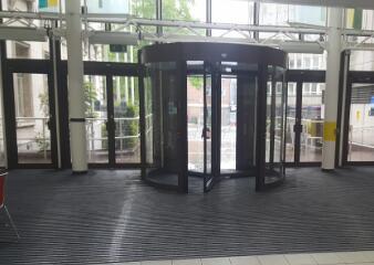 英國(guó)CITYHALL 三翼旋轉(zhuǎn)門