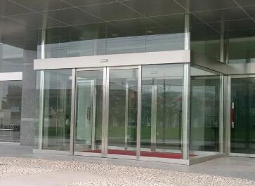 旋轉門維保一年多少錢