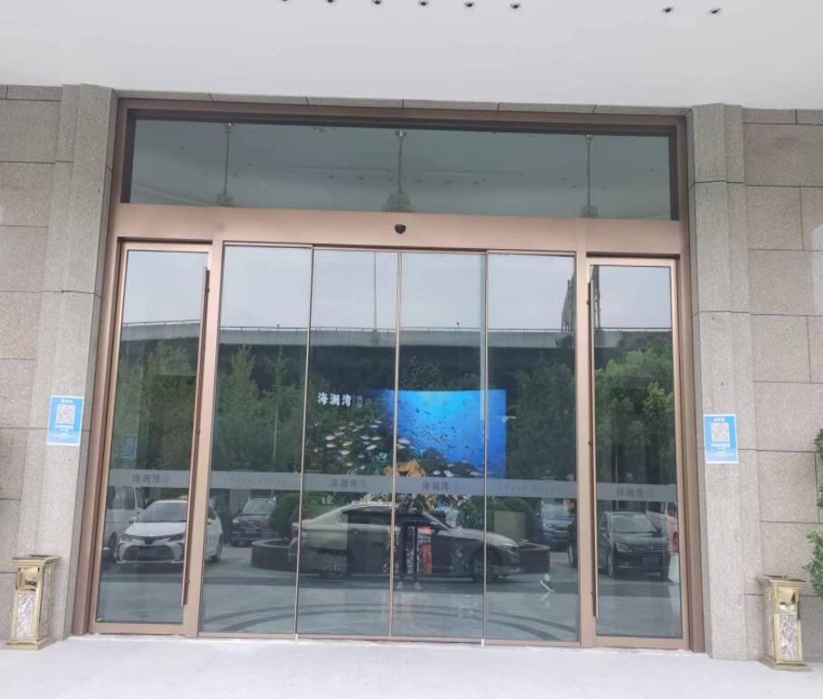 辦公樓旋轉(zhuǎn)門(mén)