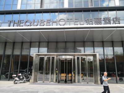 朗榮兩翼旋轉門 